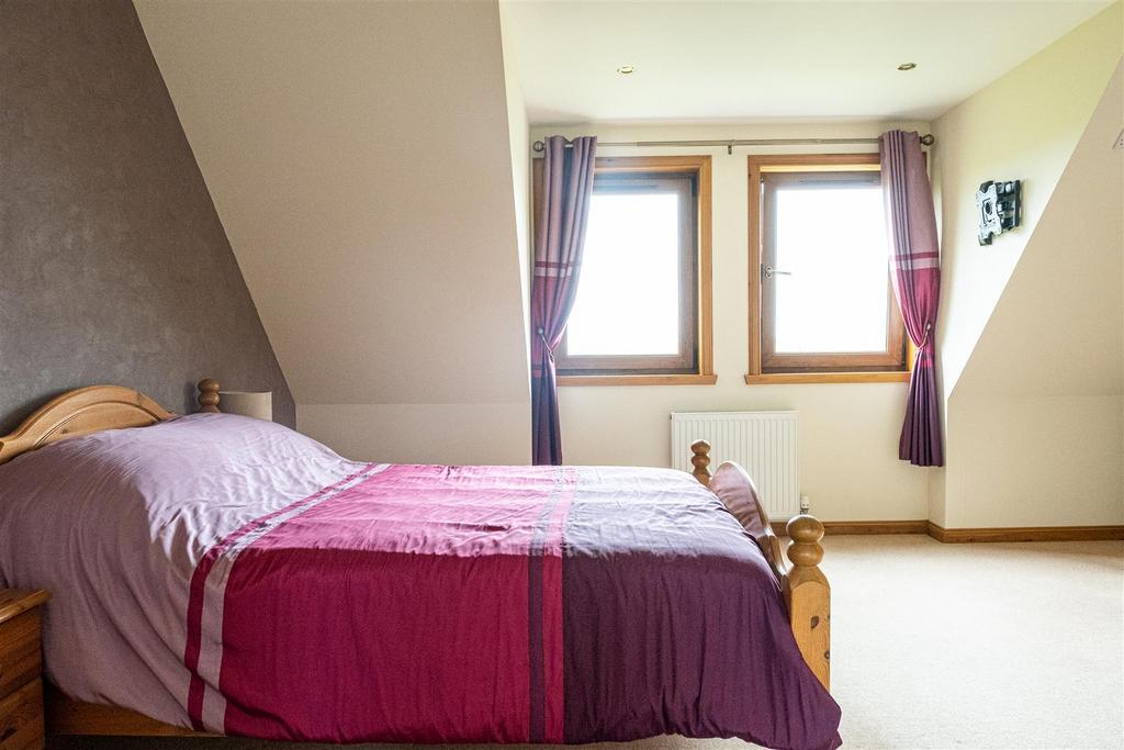 Principal bedroom