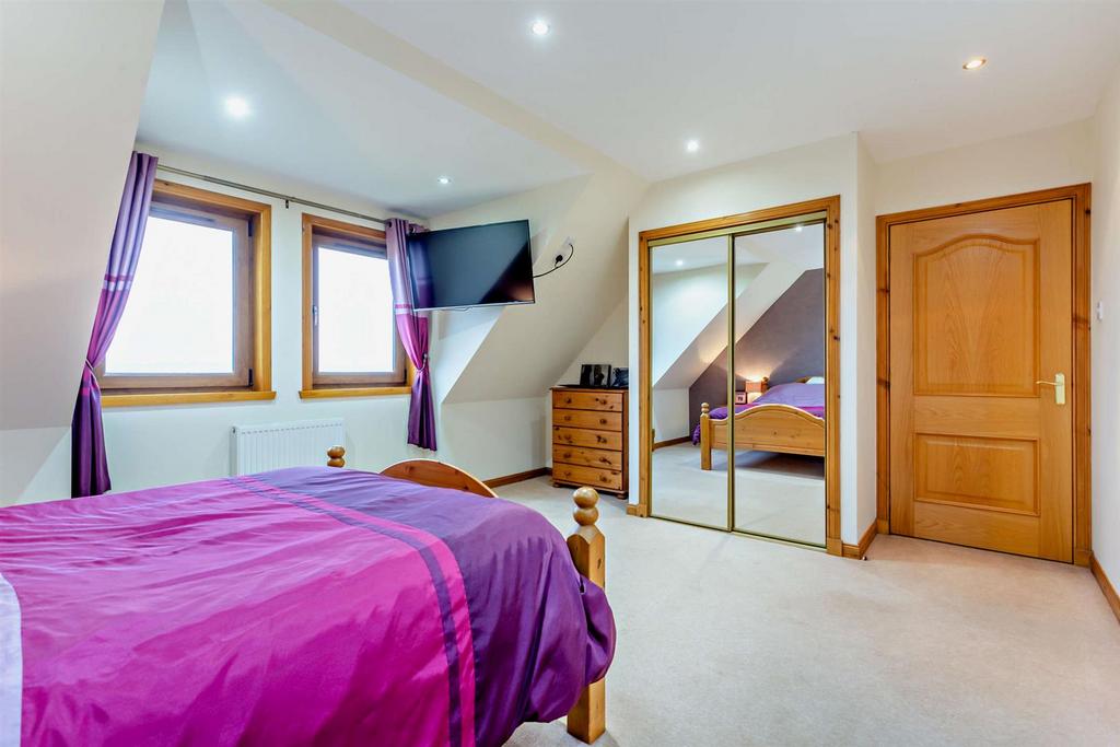 Principal bedroom