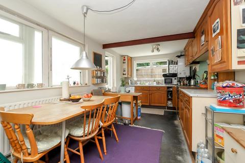 4 bedroom terraced house for sale, Nevill Road, London