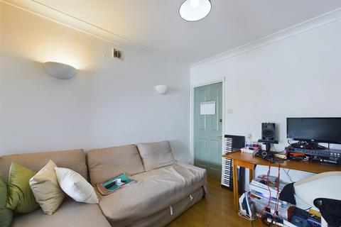 5 bedroom end of terrace house for sale, St. Mary's Road, London