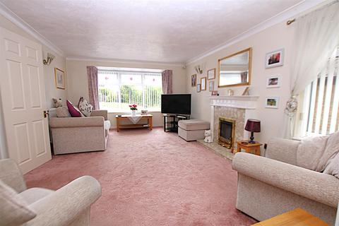 4 bedroom detached house for sale, Saffron Close, East Hunsbury