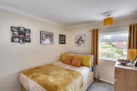 3 bedroom semi-detached house for sale, Yatesbury Crescent, Nottingham