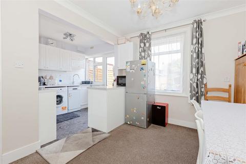 6 Chancton Close, Worthing, BN11 5JS