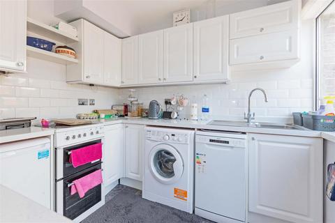 6 Chancton Close, Worthing, BN11 5JS