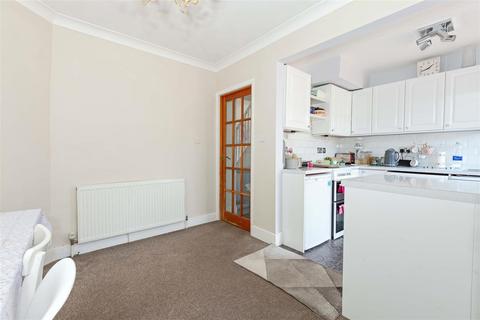 6 Chancton Close, Worthing, BN11 5JS