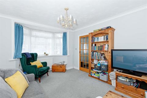 6 Chancton Close, Worthing, BN11 5JS