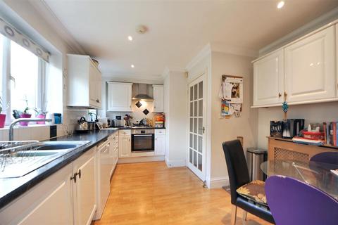 4 bedroom detached house for sale, Moncktons Lane, Maidstone