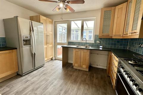 12 Devonish Close, Alcester, B49 6EG