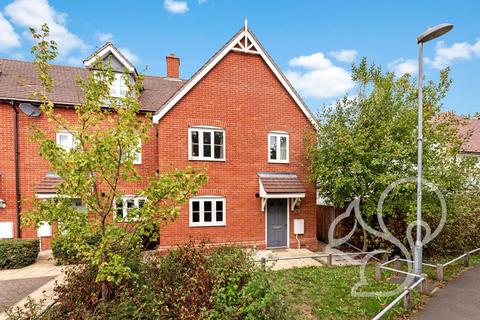 4 bedroom house to rent, Trowel Place, Colchester