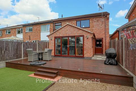 3 bedroom semi-detached house for sale, Bearsden Crescent, Hinckley