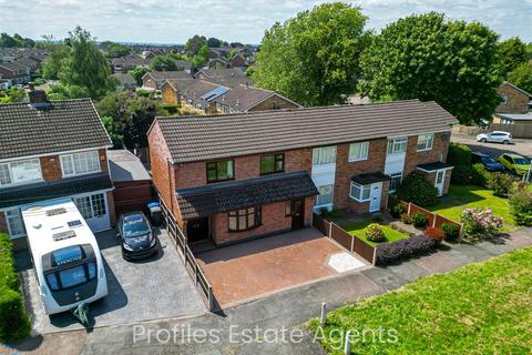 3 bedroom semi-detached house for sale, Bearsden Crescent, Hinckley