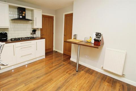 12 Bradshaw View, Queensbury, Bradford, BD13 2FF
