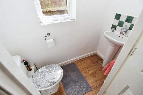 12 Bradshaw View, Queensbury, Bradford, BD13 2FF