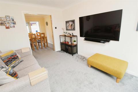 12 Bradshaw View, Queensbury, Bradford, BD13 2FF