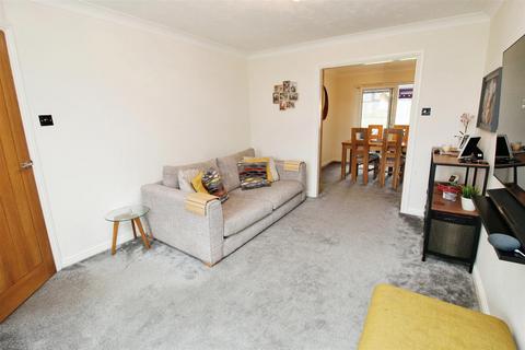 12 Bradshaw View, Queensbury, Bradford, BD13 2FF