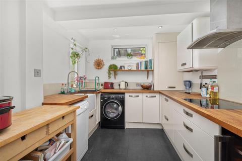 3 bedroom house for sale, Coombe Road, Brighton
