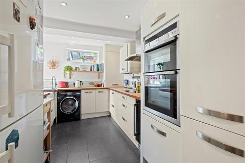 3 bedroom house for sale, Coombe Road, Brighton