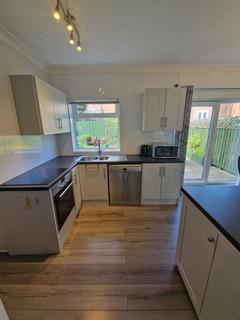 2 bedroom semi-detached house to rent, Softley Place, Newcastle Upon Tyne