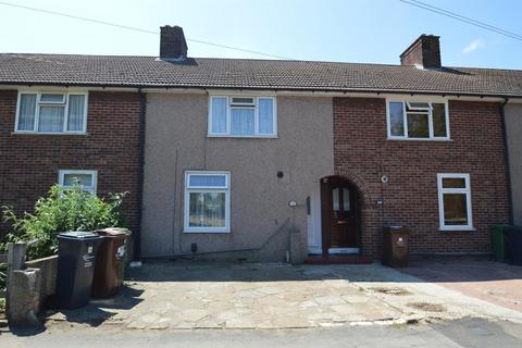 2 bedroom terraced house to rent, Ivyhouse Road, Dagenham