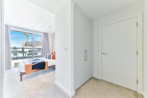 2 bedroom apartment to rent, Nine Elms Lane, London, SW11