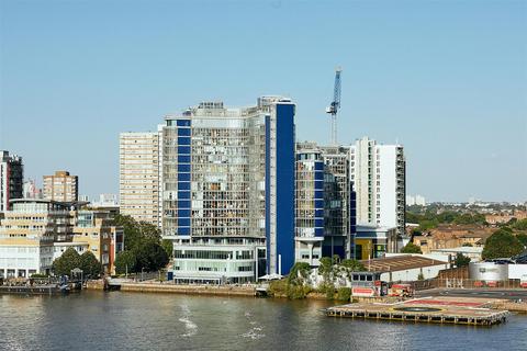3 bedroom flat to rent, Falcon Wharf, Battersea, SW11
