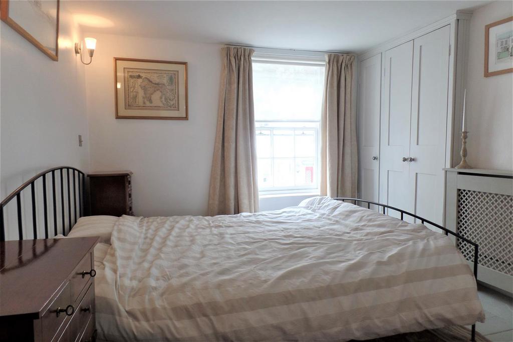 Bedroom 1.jpg