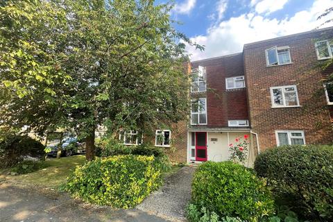 2 bedroom apartment to rent, Ellison Way, Farnham GU10