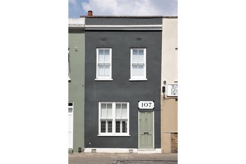 2 bedroom terraced house for sale, Southampton Way, Camberwell, SE5