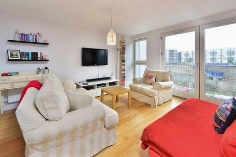 2 bedroom flat to rent, Branch Place, De Beauvoir