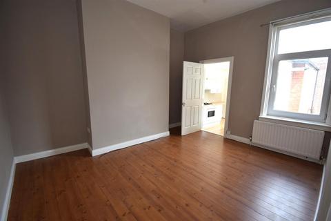 3 bedroom flat for sale, Lyndhurst Street, South Shields