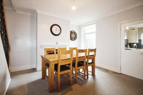 3 bedroom end of terrace house for sale, King Edwards Drive, Harrogate HG1 4HW