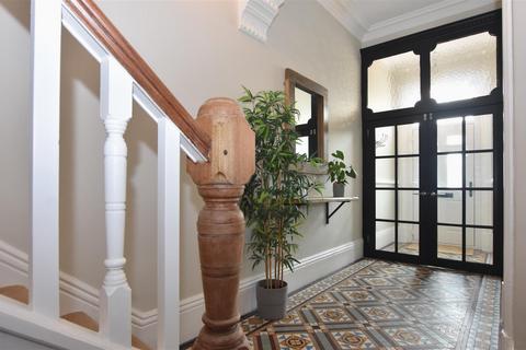 156 Abbey Road, Barrow-in-furness, LA14 5AB