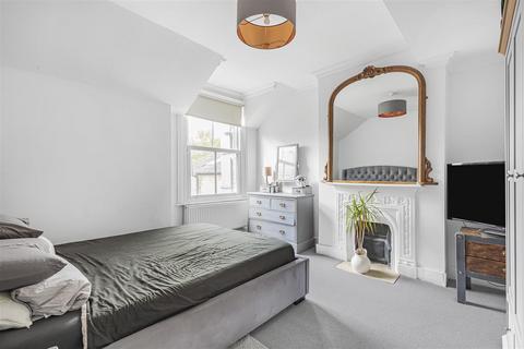 3 bedroom flat for sale, Upper Richmond Road West, East Sheen