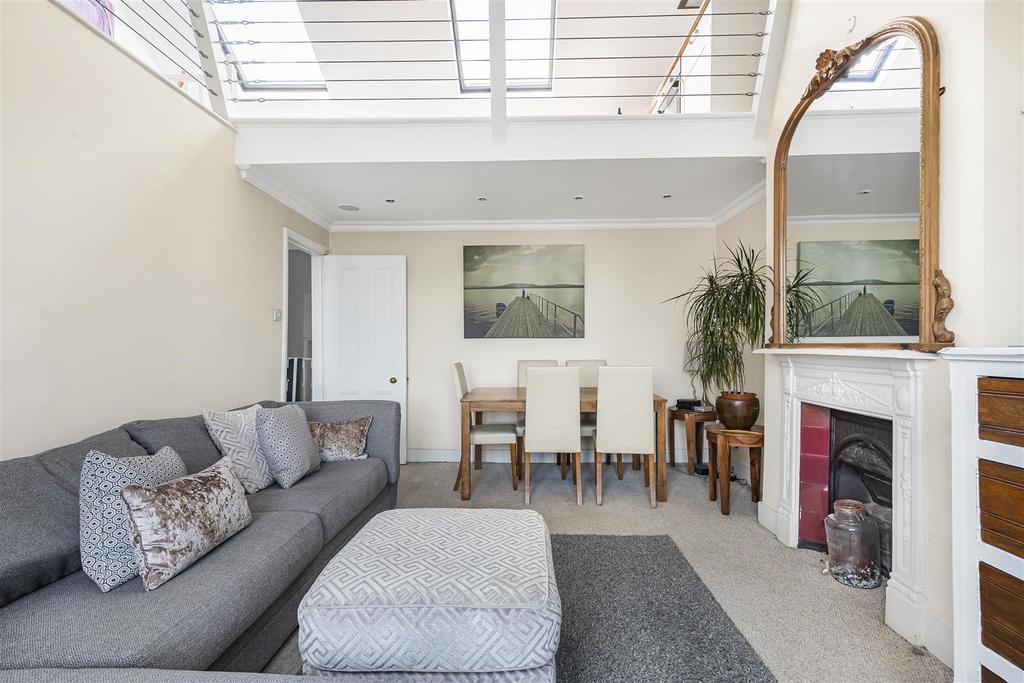 James anderson-flat b  313 upper richmond road-sw1