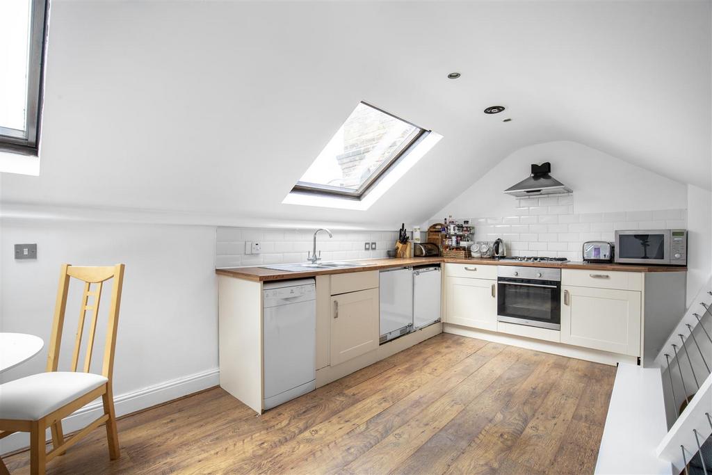 James anderson-flat b  313 upper richmond road-sw1