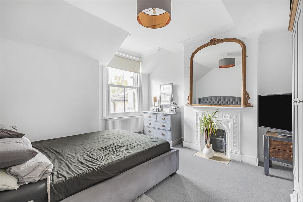 James anderson-flat b  313 upper richmond road-sw1