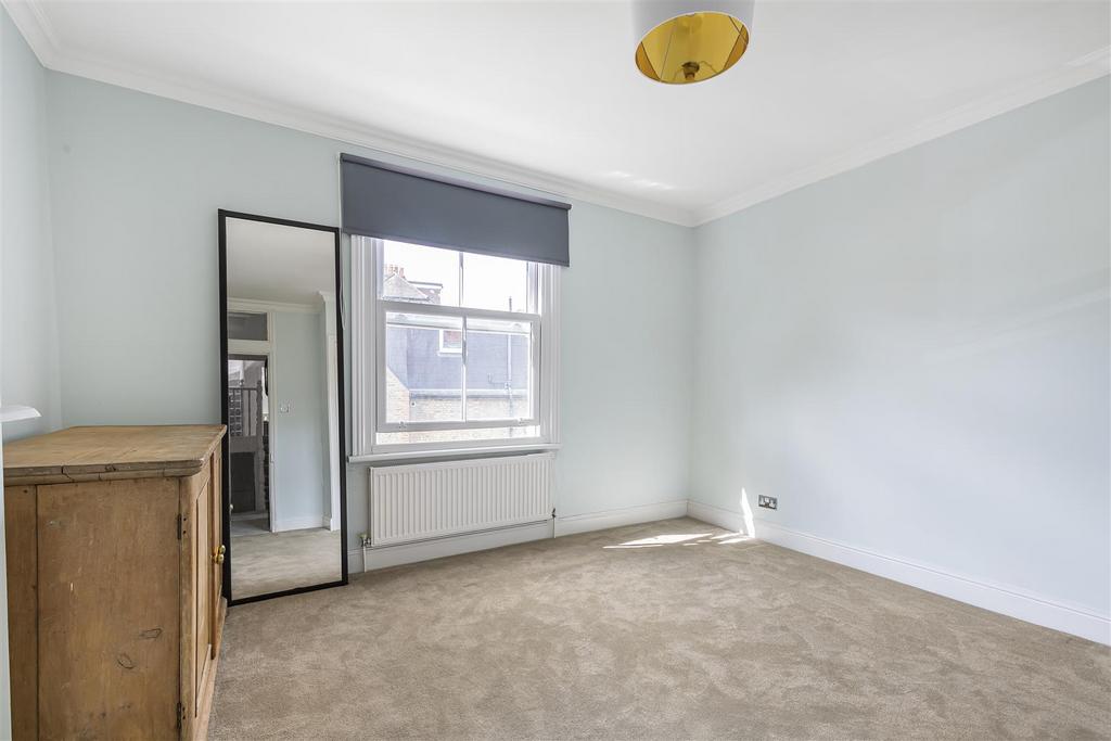 James anderson-flat b  313 upper richmond road-sw1