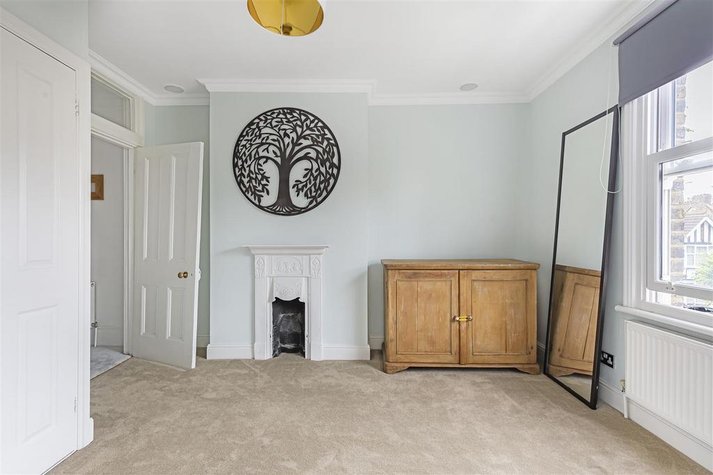 James anderson-flat b  313 upper richmond road-sw1
