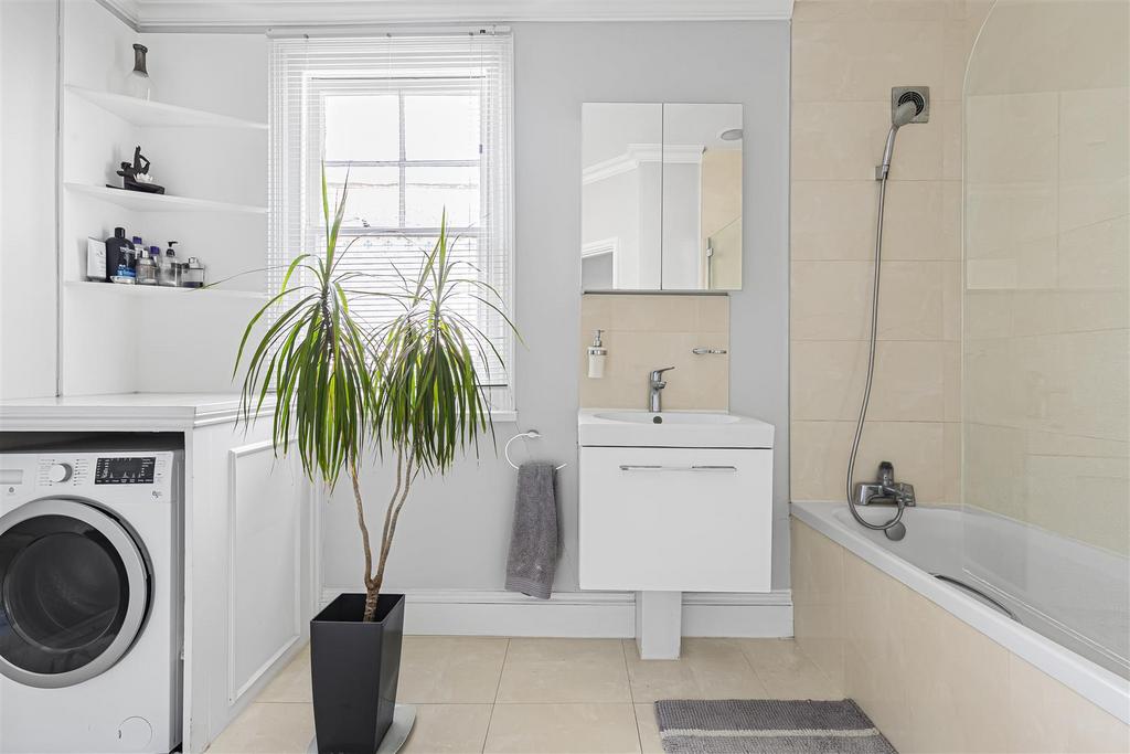 James anderson-flat b  313 upper richmond road-sw1