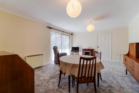 undefined, Oakmead Green, Epsom