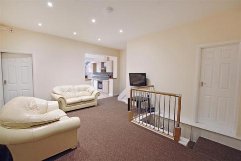 3 bedroom apartment to rent, 303a Ecclesall Road, Sheffield, S11 8NX