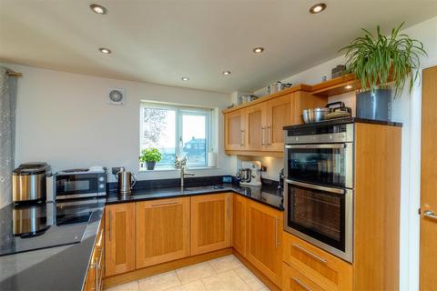 39 Hillcote Close, Fulwood, Sheffield, S10 3PT