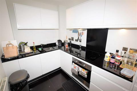 1 bedroom flat to rent, Observer Close, Colindale