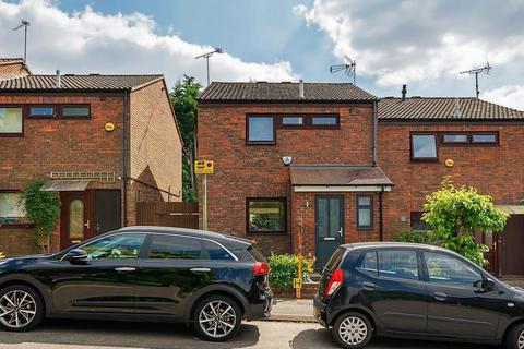 53 Springfield Close, London, N12 7NT