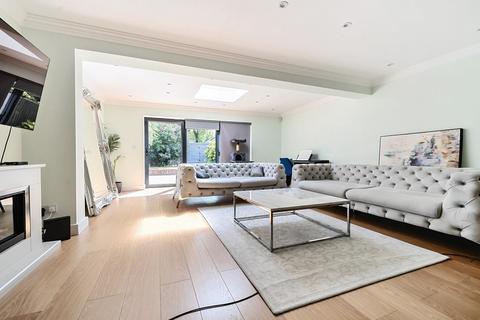 53 Springfield Close, London, N12 7NT