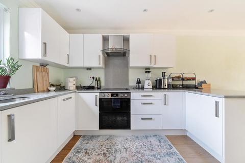 53 Springfield Close, London, N12 7NT