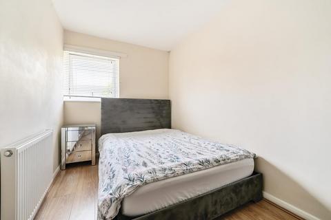 53 Springfield Close, London, N12 7NT