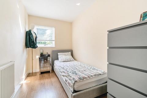 53 Springfield Close, London, N12 7NT