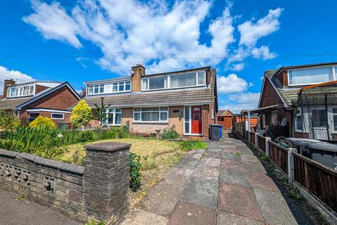 3 bedroom semi-detached house for sale, Sandgate Close, Leigh