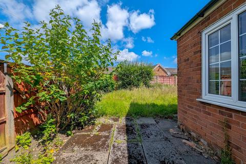 3 bedroom semi-detached house for sale, Sandgate Close, Leigh